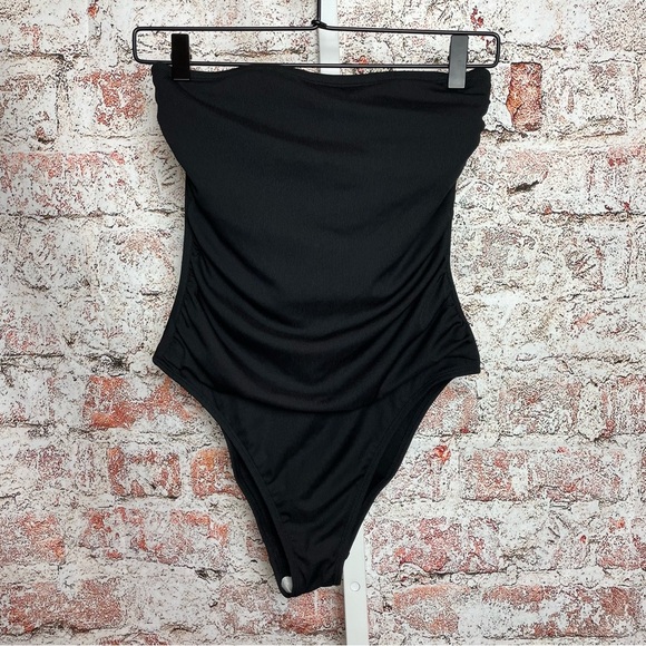 Shade & Shore Ribbed One-piece Bandeau Swimsuit Medium 8-10 - Picture 2 of 9